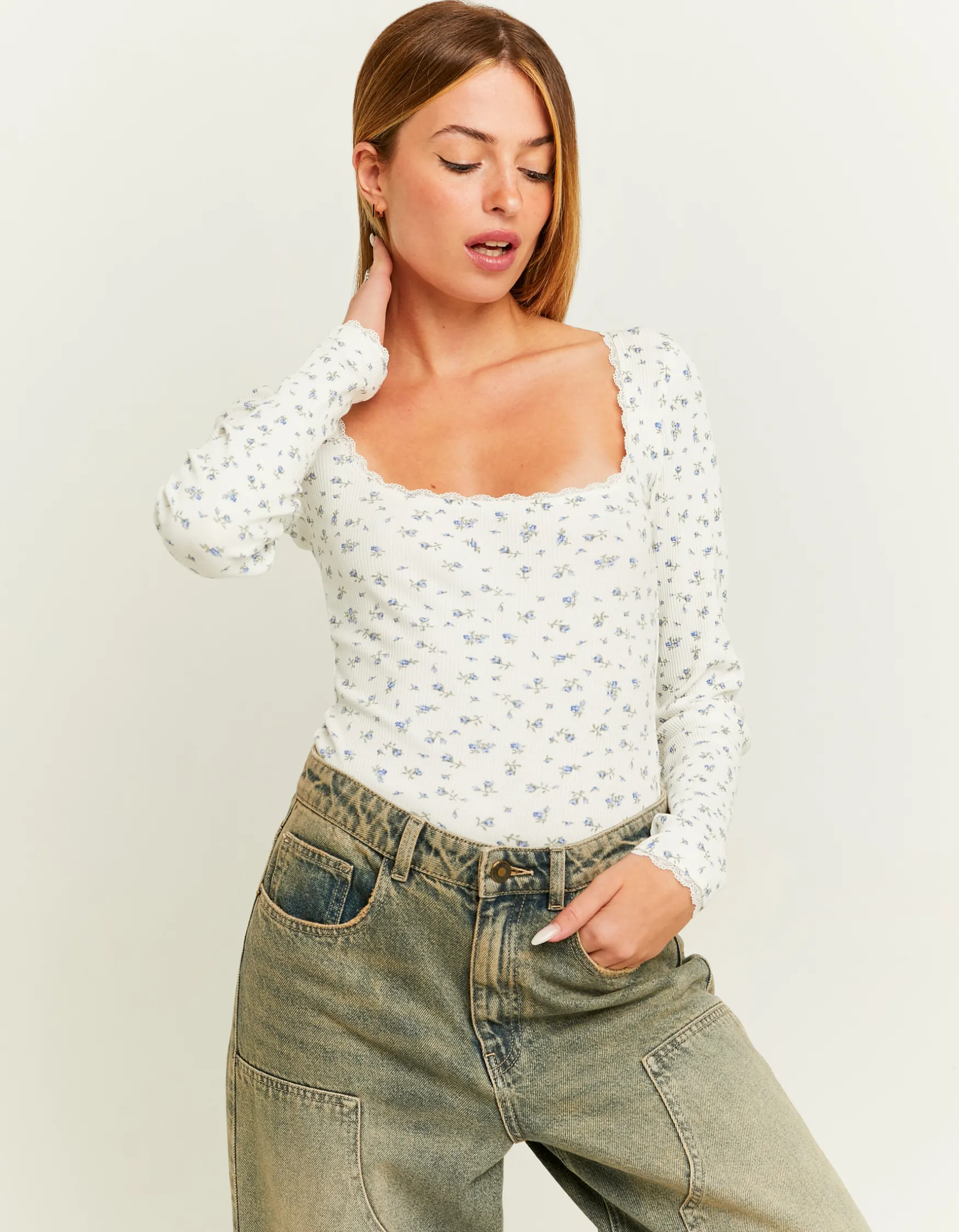 Tally Weijl Bodysuit mit Blumen Print und Spitzen Details^ Bodies