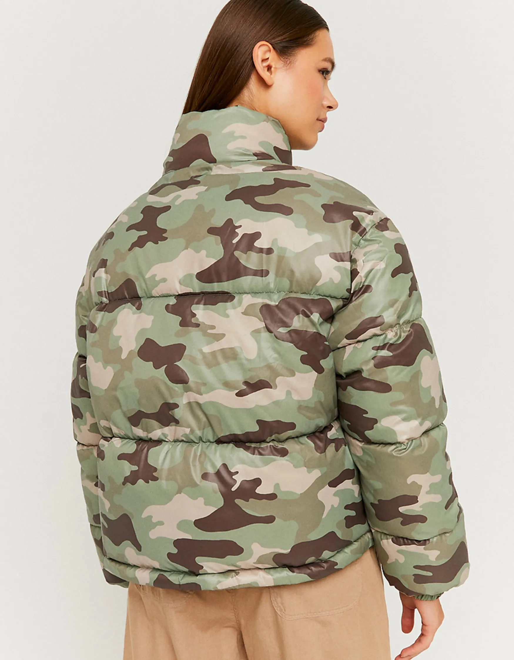 Tally Weijl Camouflage kurze Steppjacke^ Jacken