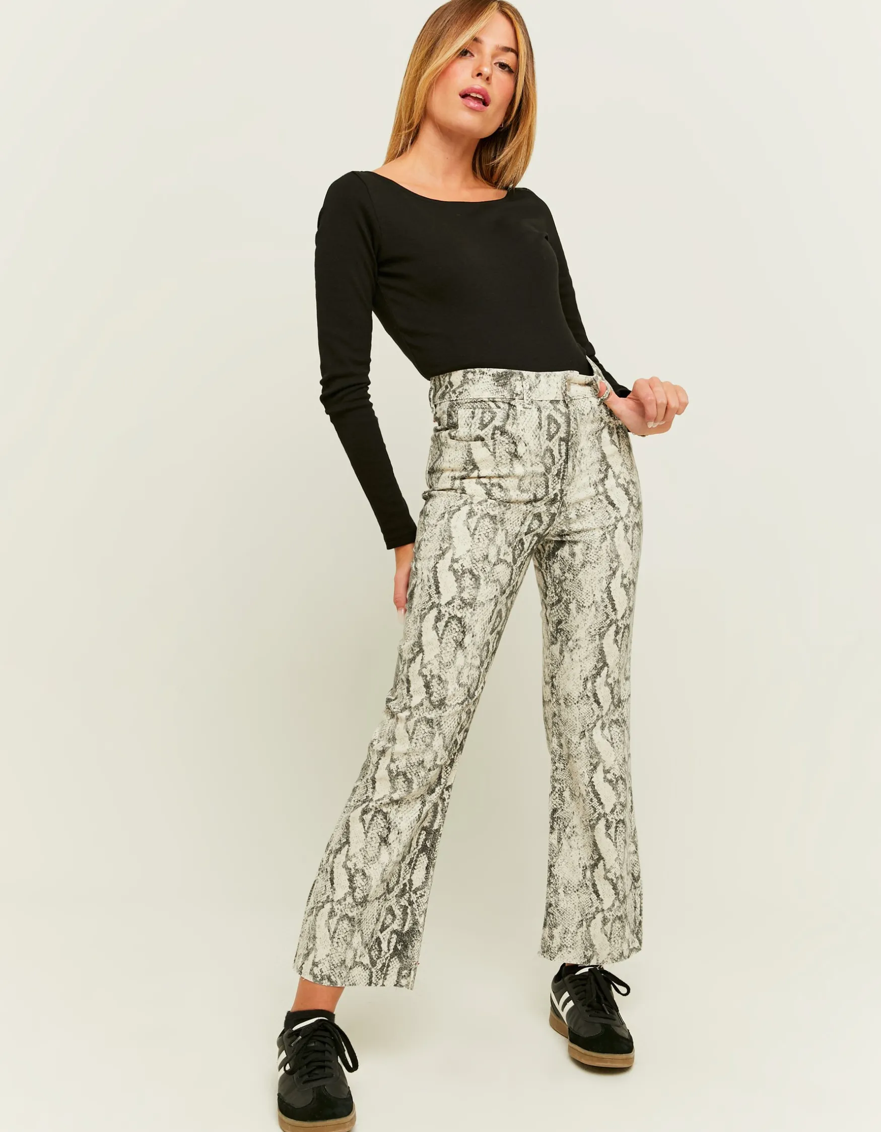 Tally Weijl Cropped Flare Jeans mit Schlangen-Print^ Jeans