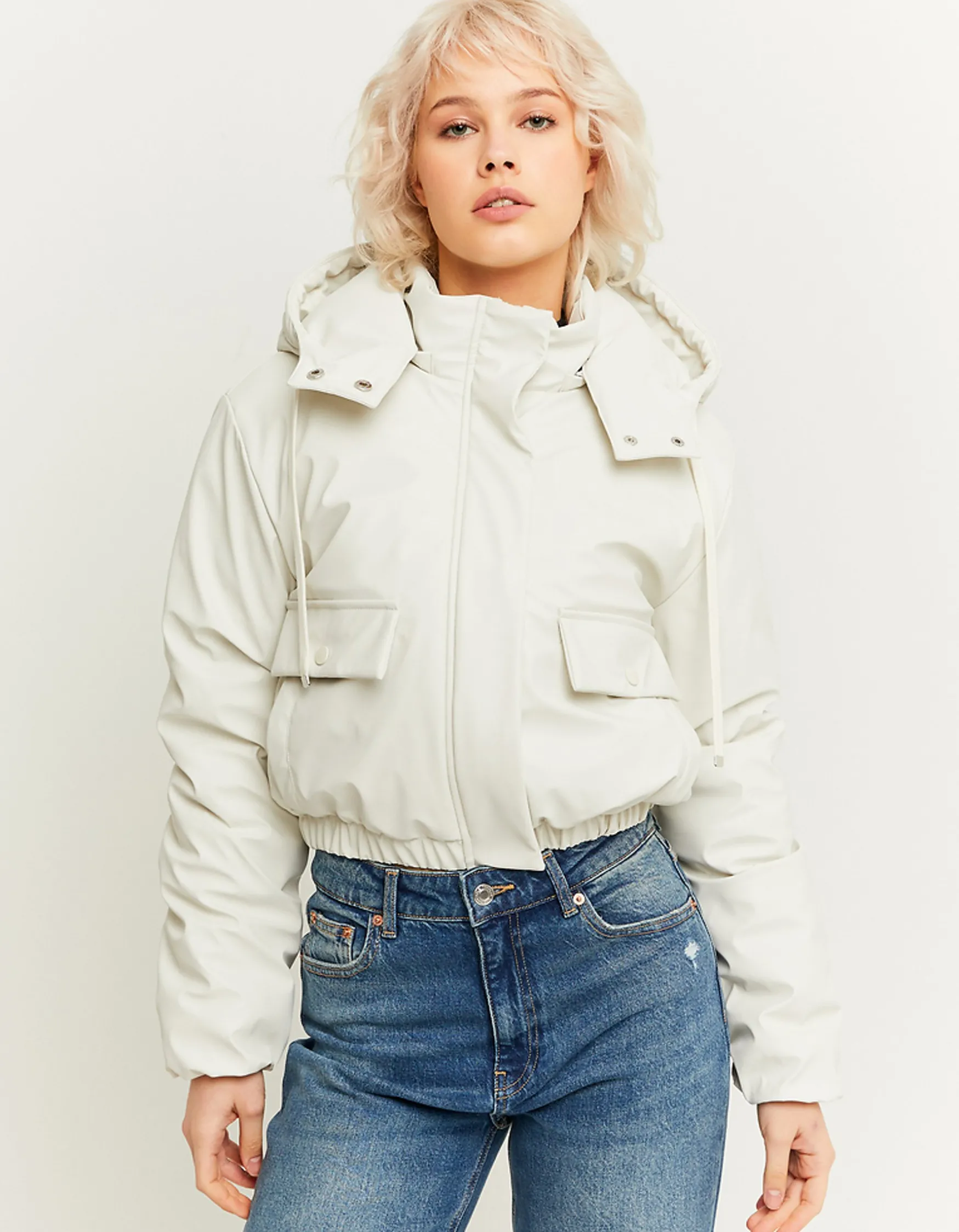 Tally Weijl Cropped wattierte Jacke mit Gummibeschichtung und abnehmbarer Kapuze^ Jacken