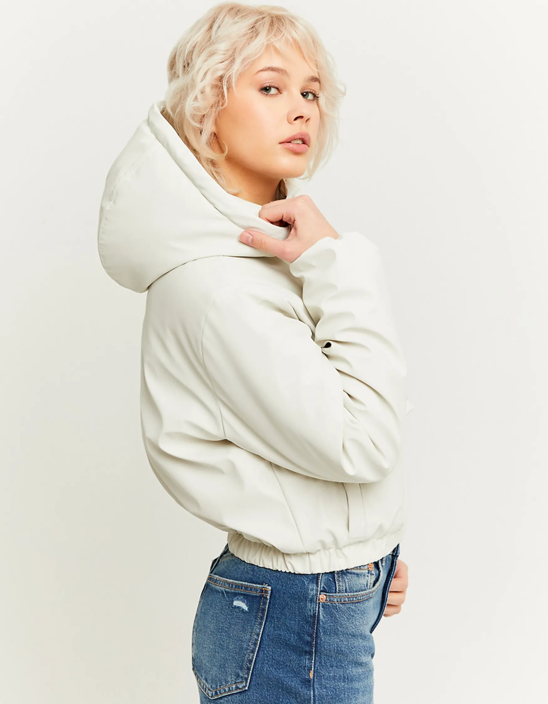 Tally Weijl Cropped wattierte Jacke mit Gummibeschichtung und abnehmbarer Kapuze^ Jacken