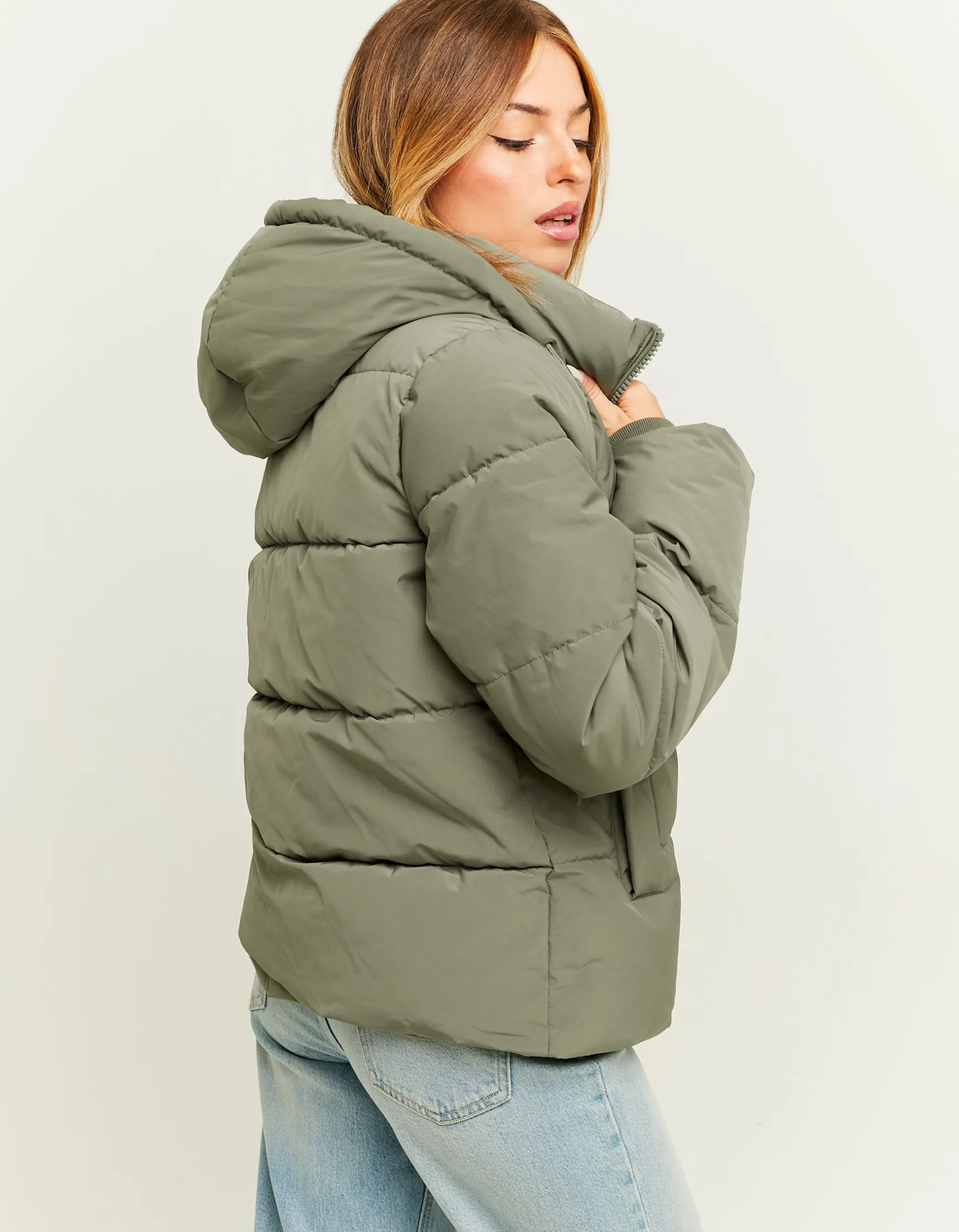 Tally Weijl Khakifarbene Pufferjacke^ Jacken