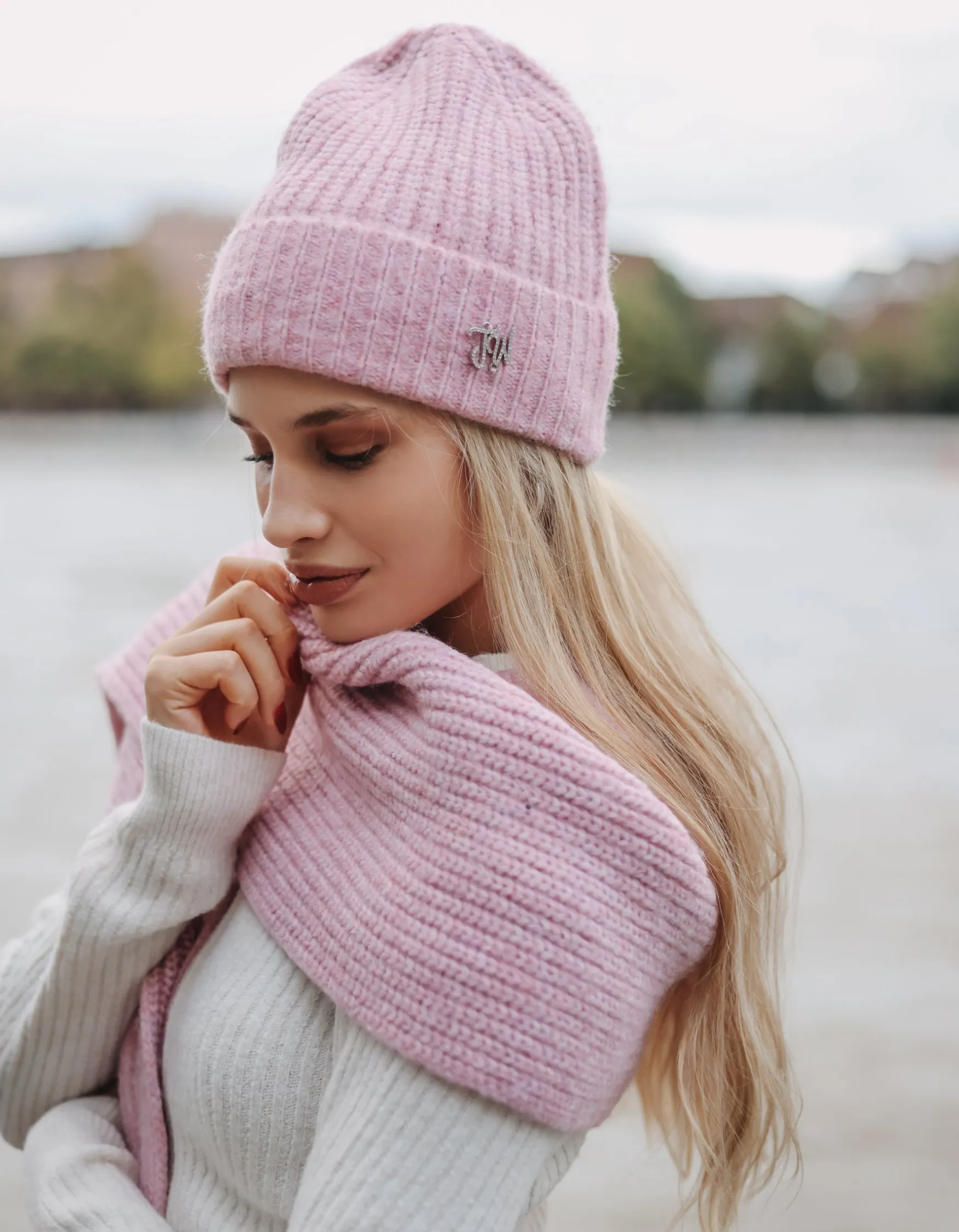 Tally Weijl Pinker Strick Beanie mit Strass Logo^ Accessoires