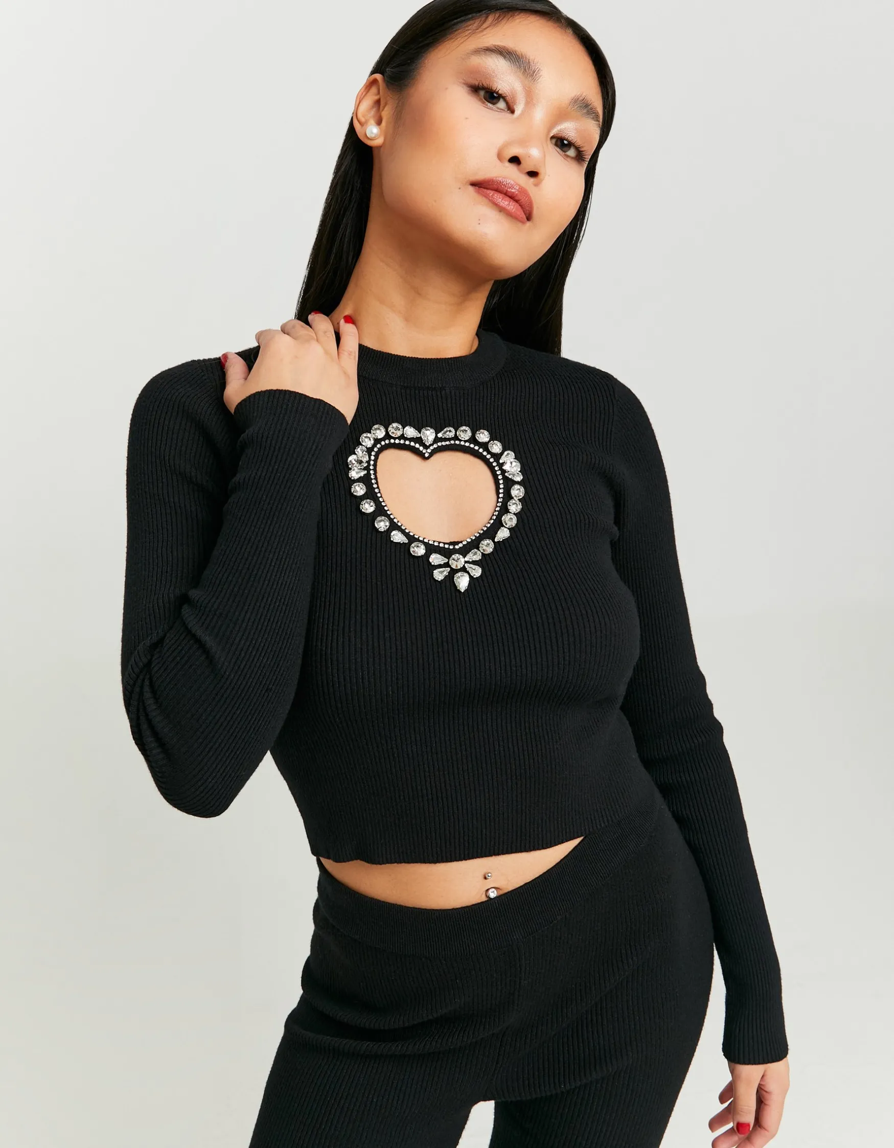 Tally Weijl er enganliegender Pullover mit Cut Outs und Strass Details^ Strick | Total Look