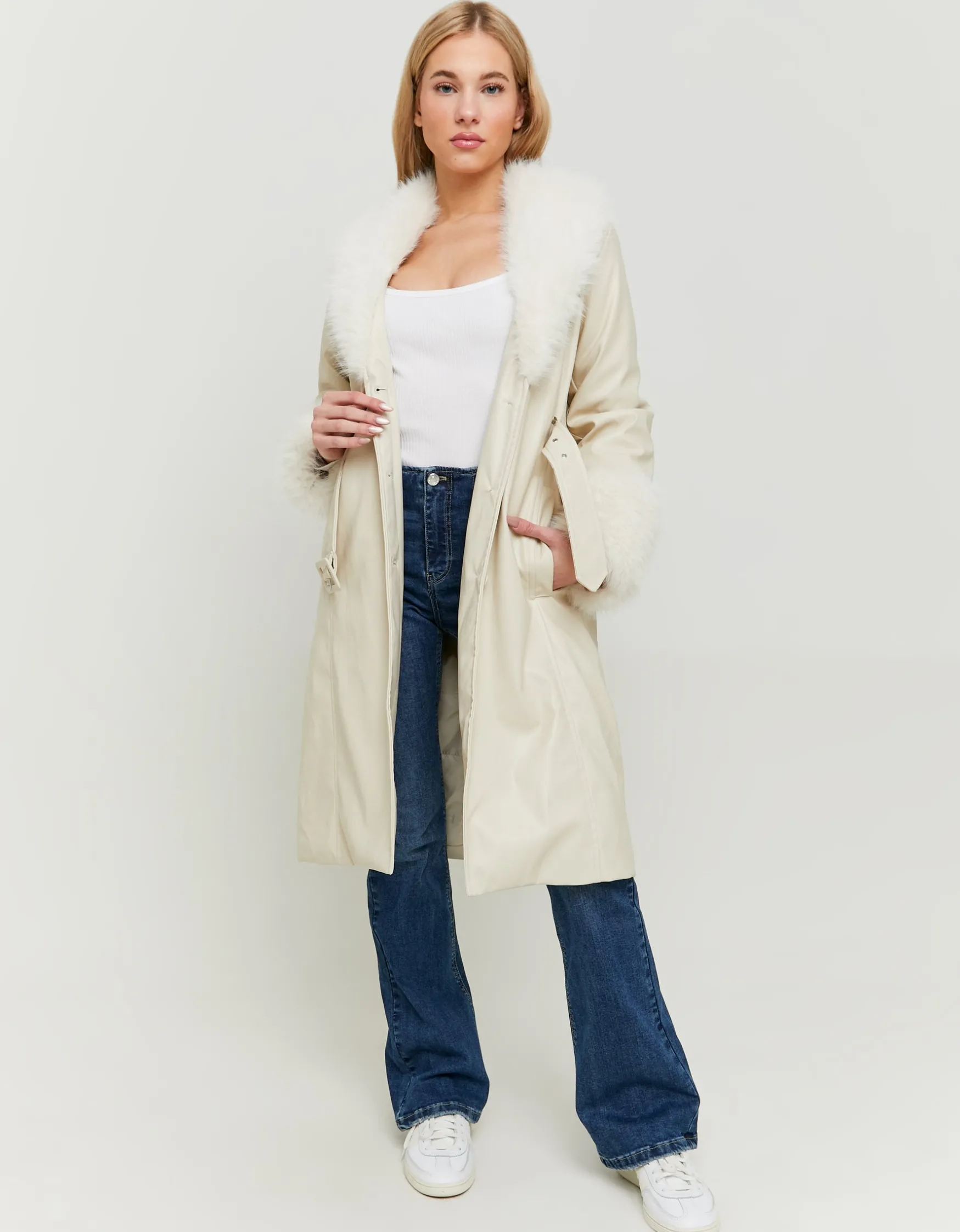 Tally Weijl Weisser Kunstleder Trenchcoat mit Kunstpelz Details^ Jacken